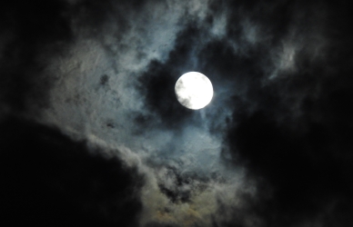 Månen og skyer Månen og skyer