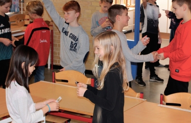 Elever spiller quiz & byt Elever spiller quiz & byt